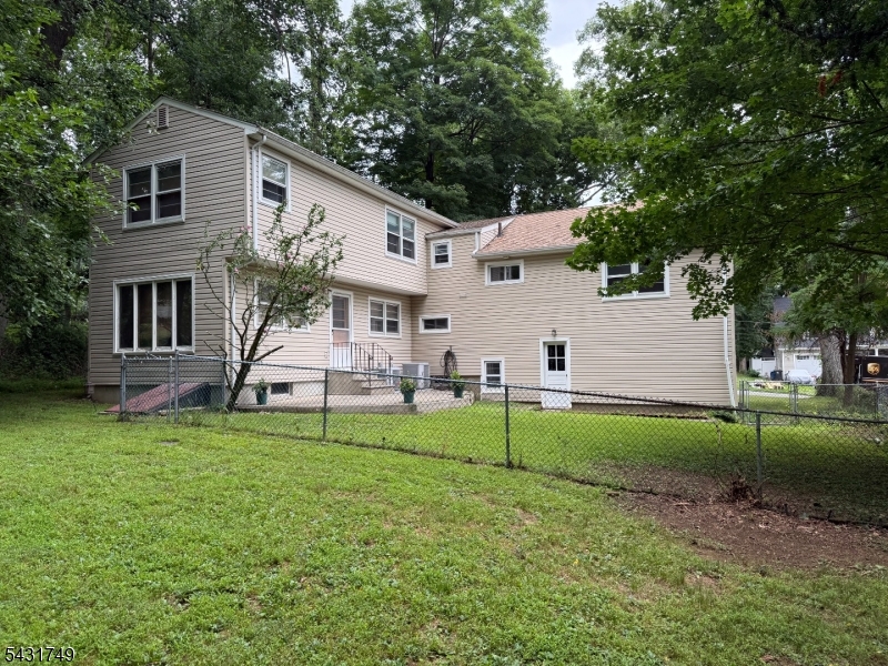 Mountain Way, Hills - Residential