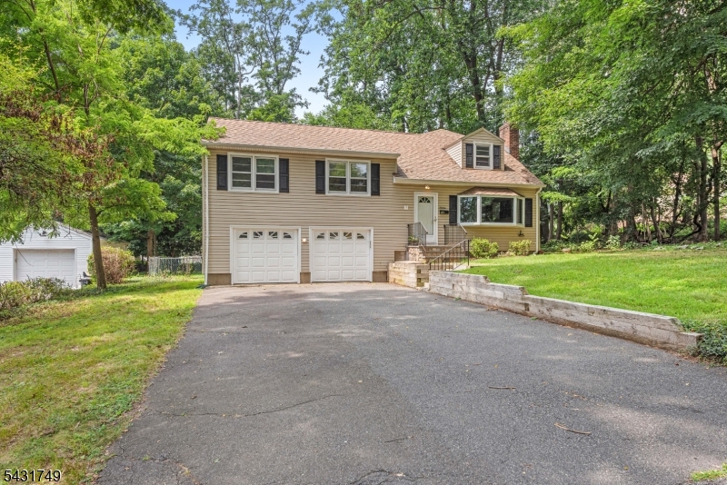 Mountain Way, Hills - Residential