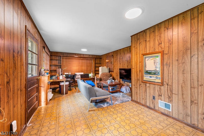Mountain Way, Hills - Residential