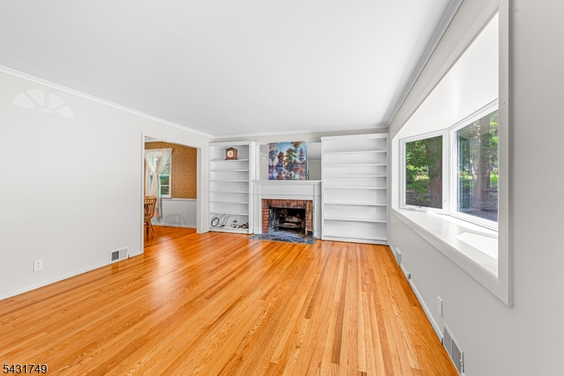 Mountain Way, Hills - Residential