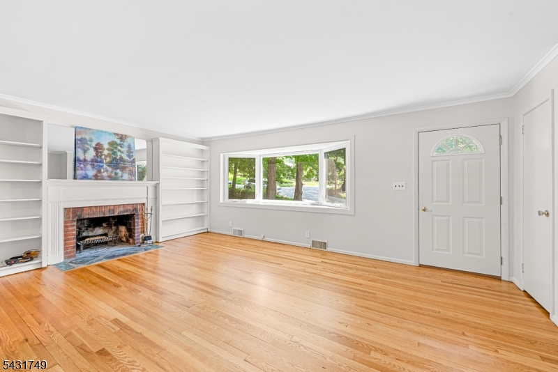 Mountain Way, Hills - Residential