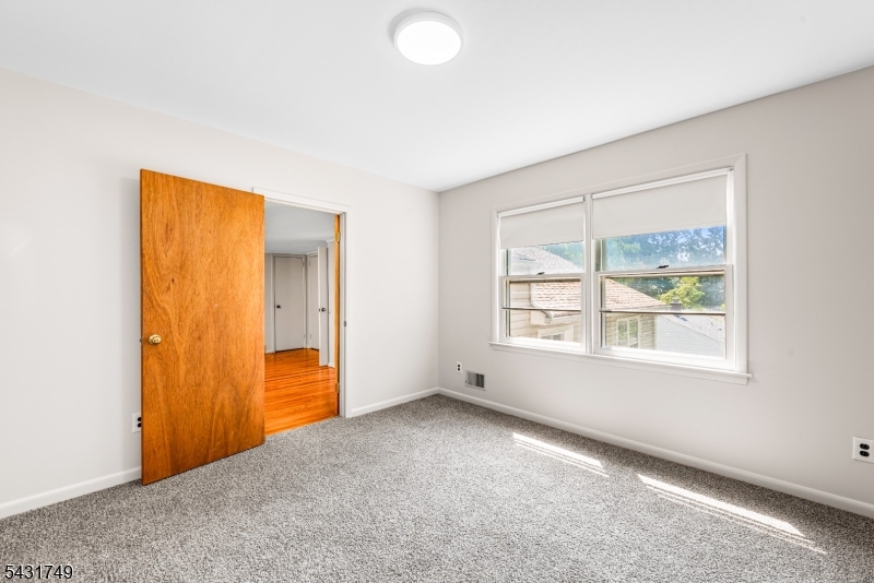 Mountain Way, Hills - Residential