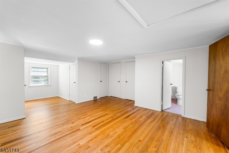 Mountain Way, Hills - Residential