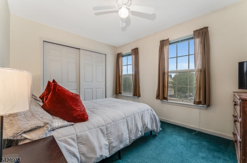 Greenwich Chase - Residential