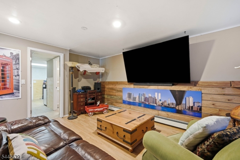 LAKE SWANNONOA - Residential