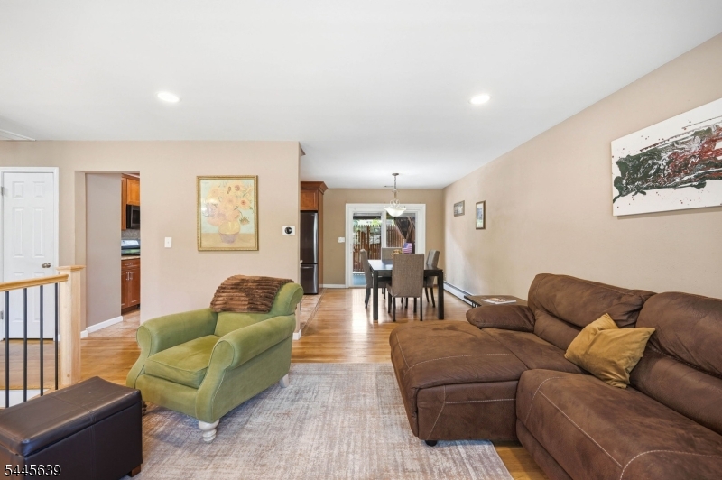 LAKE SWANNONOA - Residential
