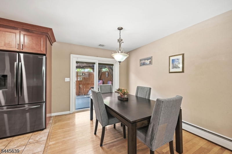 LAKE SWANNONOA - Residential