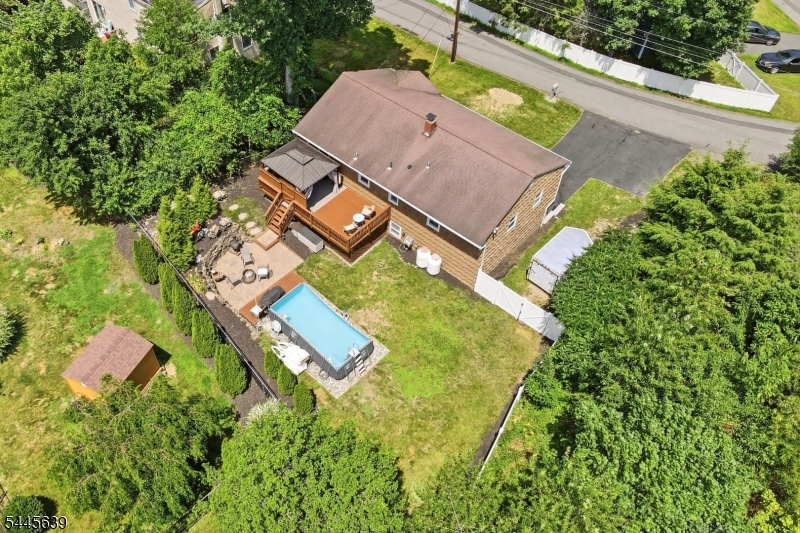 LAKE SWANNONOA - Residential
