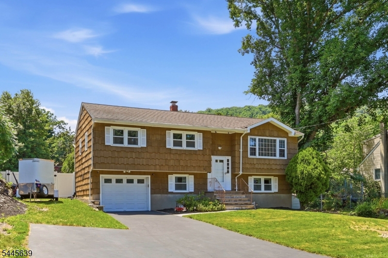 LAKE SWANNONOA - Residential