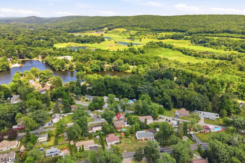 LAKE SWANNONOA - Residential