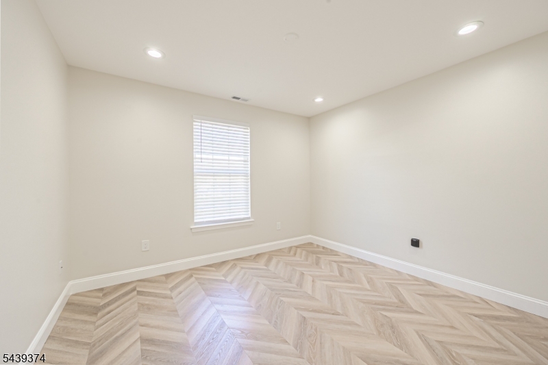 CHANCELLOR PARK - Residential