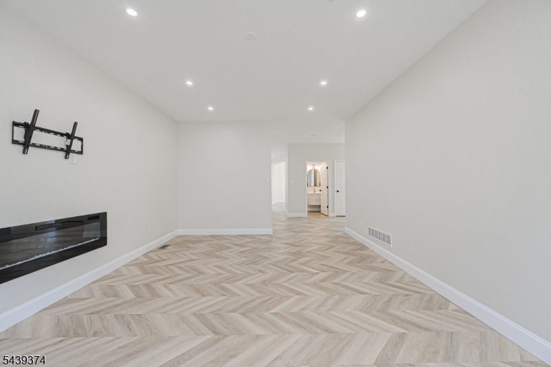 CHANCELLOR PARK - Residential