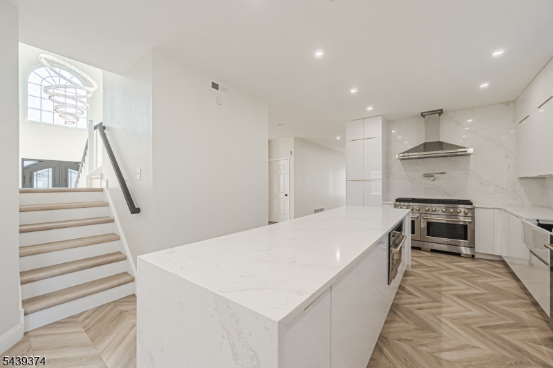 CHANCELLOR PARK - Residential