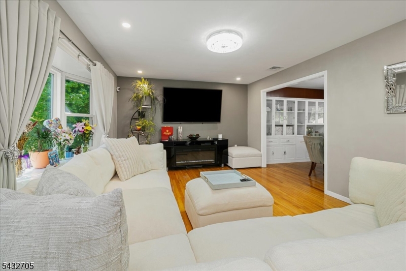 LOUNSBERRY HOLLOW - Residential