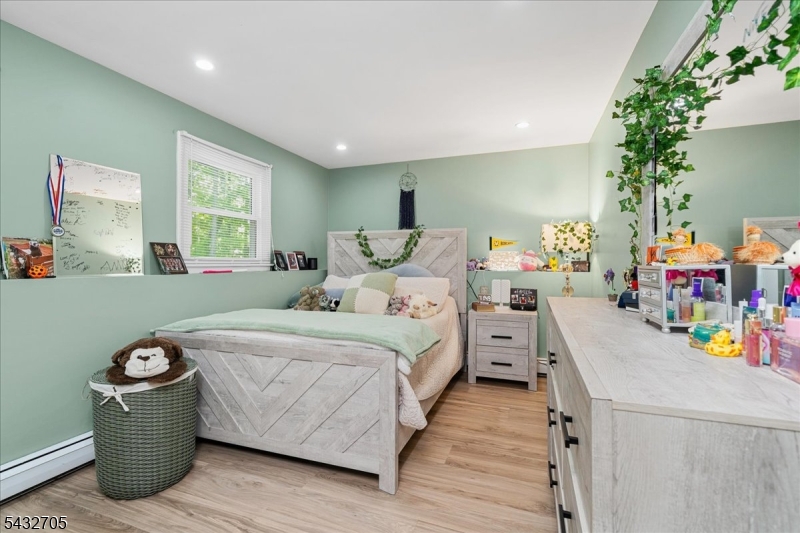 LOUNSBERRY HOLLOW - Residential