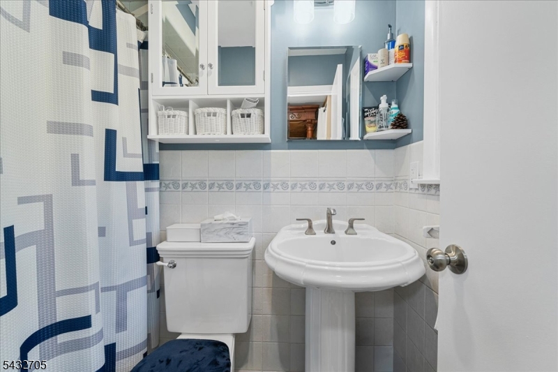 LOUNSBERRY HOLLOW - Residential