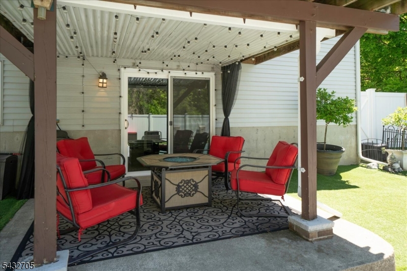 LOUNSBERRY HOLLOW - Residential