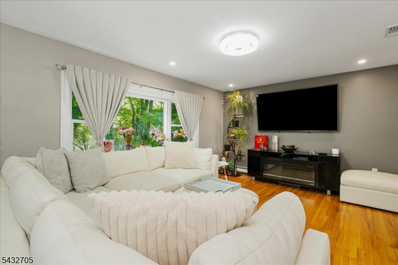 LOUNSBERRY HOLLOW - Residential