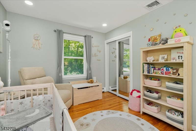LOUNSBERRY HOLLOW - Residential