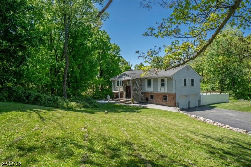 LOUNSBERRY HOLLOW - Residential