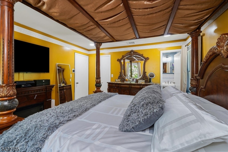 LOUNSBERRY HOLLOW - Residential
