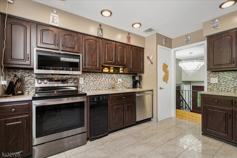 LOUNSBERRY HOLLOW - Residential
