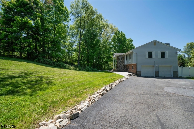 LOUNSBERRY HOLLOW - Residential