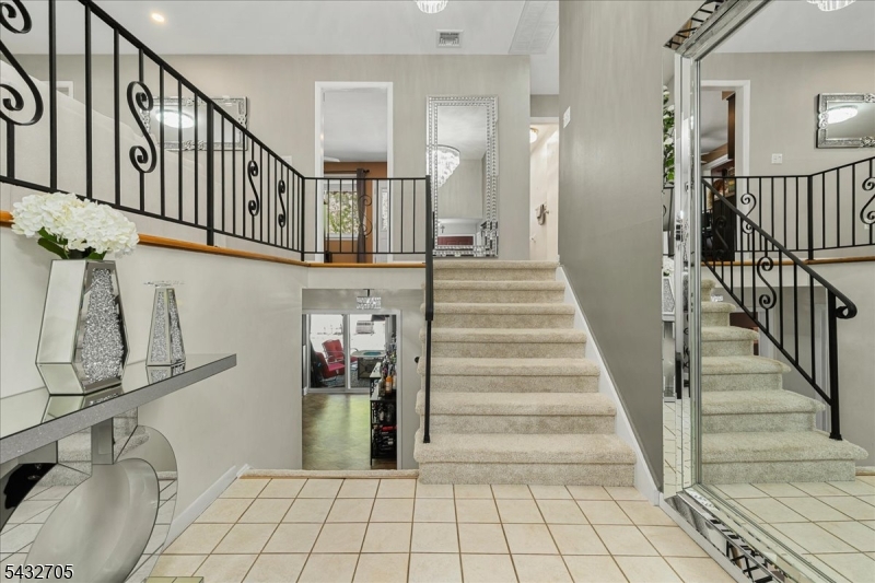 LOUNSBERRY HOLLOW - Residential