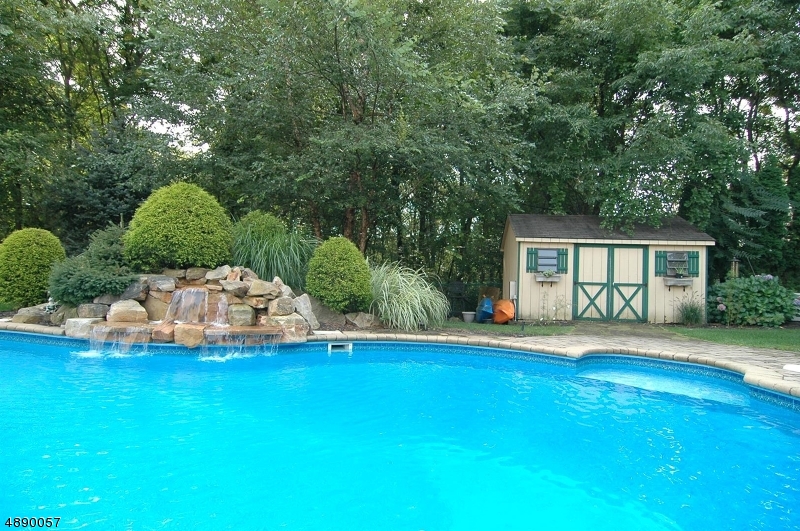 POETS PEAK - Residential