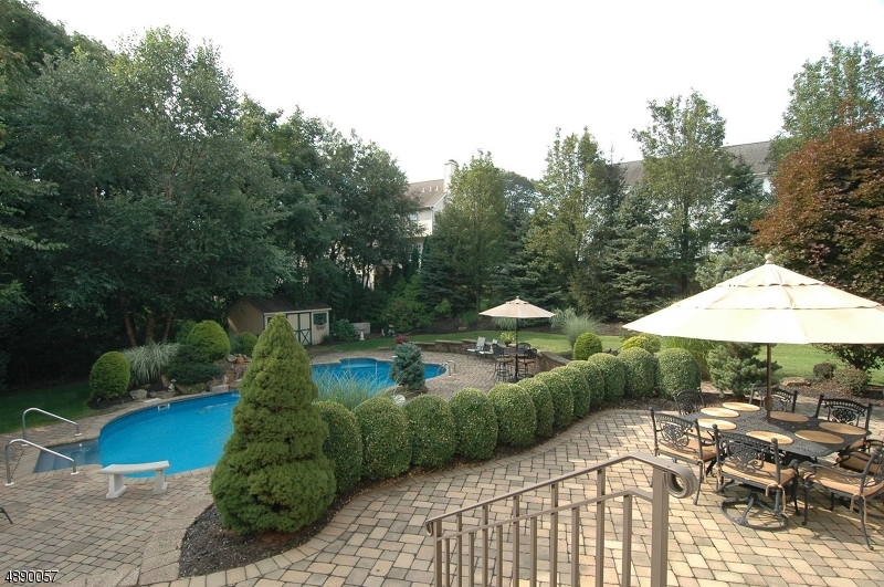 POETS PEAK - Residential