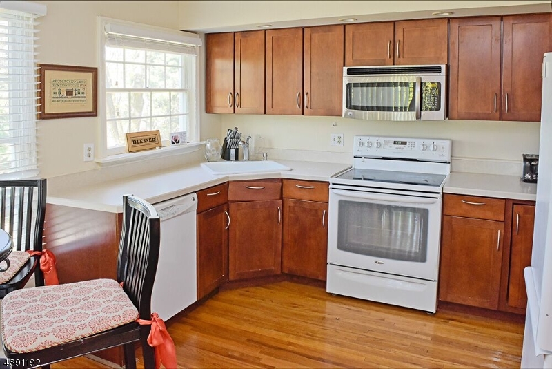 Knollcrest - Residential