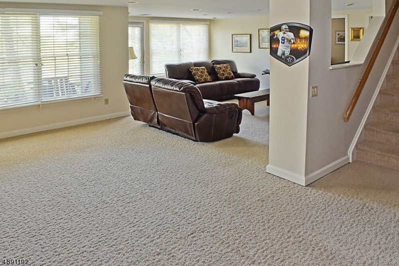 Knollcrest - Residential