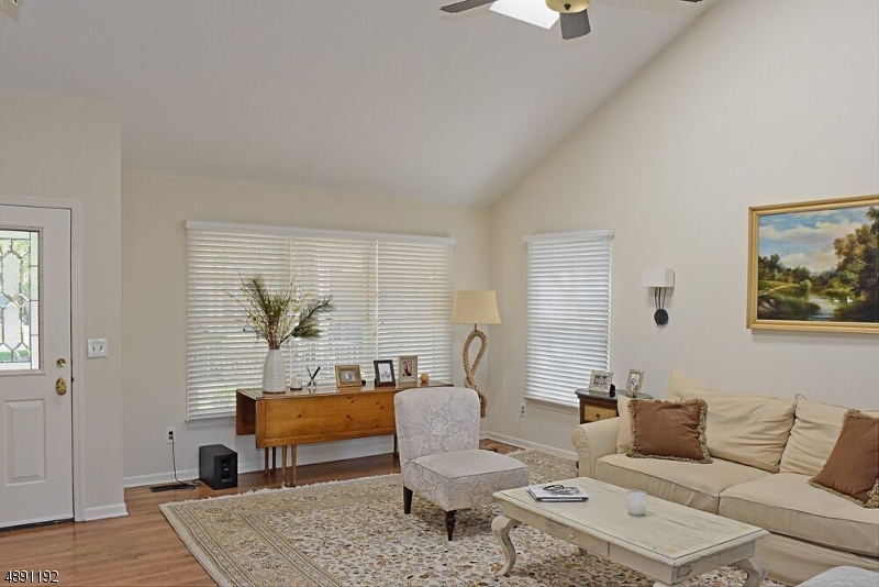 Knollcrest - Residential