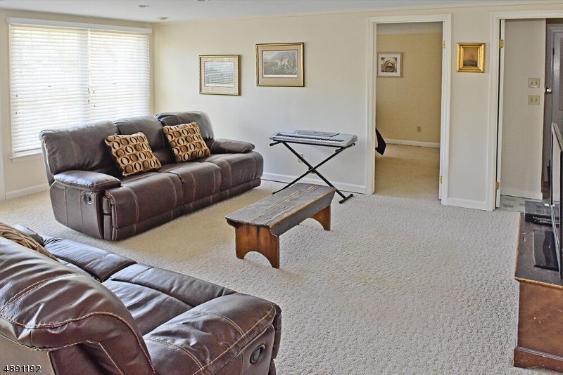 Knollcrest - Residential