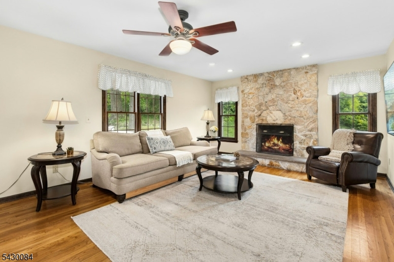 Woods of Mountainside - Residential