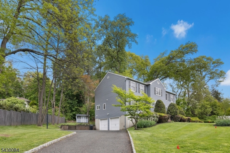 Woods of Mountainside - Residential