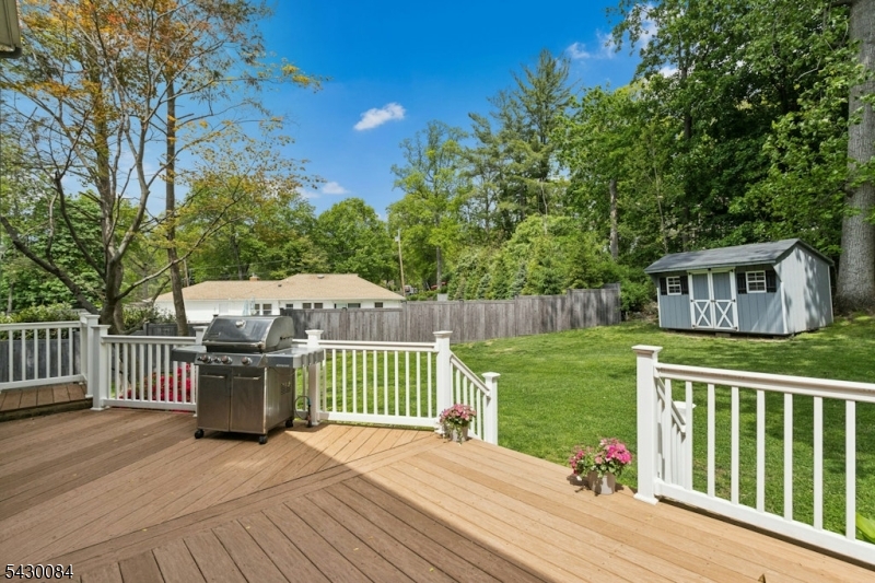 Woods of Mountainside - Residential