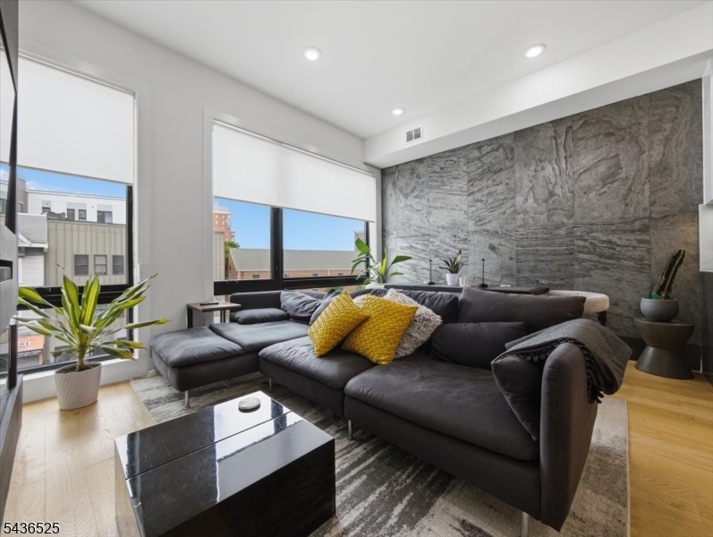 na - Residential