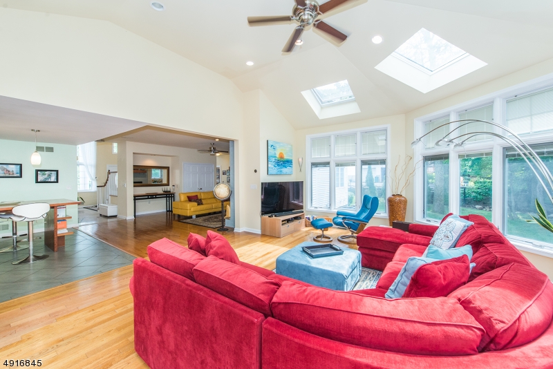 Paramount Estates - Residential