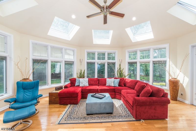 Paramount Estates - Residential