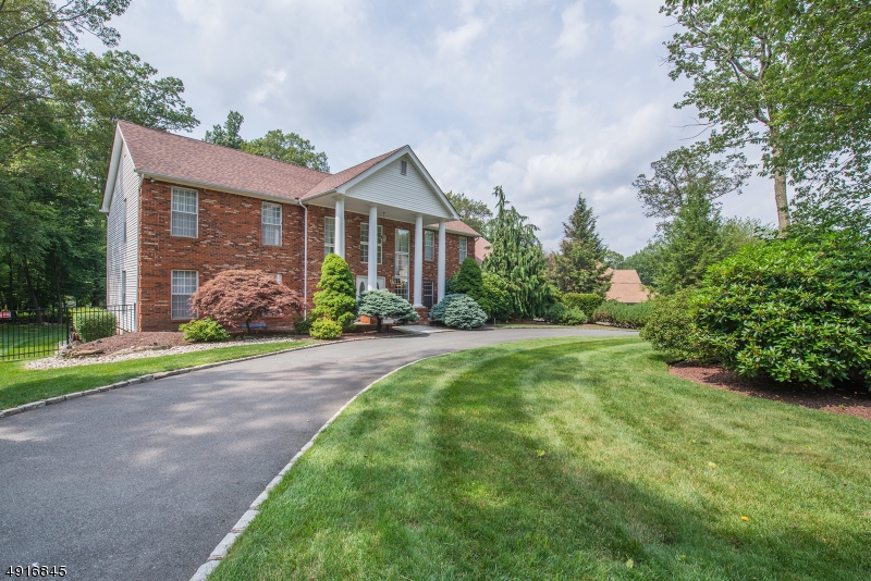Paramount Estates - Residential
