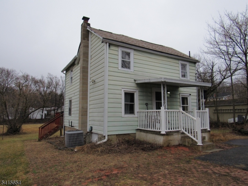 Welcome to this cozy and 2-bedroom, 1-bath home located in the heart of Hampton, NJ. Just seconds from Route 31 allows for easy commuting and access to nearby shopping, dining, and outdoor recreation. This inviting property offers comfortable living with a practical layout, featuring a bright living area, a kitchen with ample cabinet space, and two nicely sized bedrooms. Enjoy the peaceful surroundings while still being close to major routes connecting you to Clinton, Flemington, and the scenic countryside of Hunterdon County. The home also features a private yard & deck perfect for relaxing, gardening, or entertaining. Don't miss out, schedule your showing today!