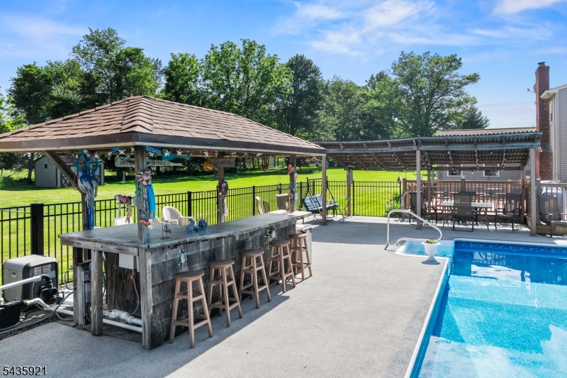 Raritan Gardens - Residential