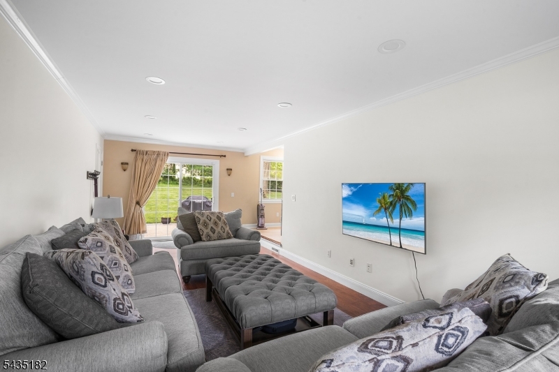 Ironia - Residential