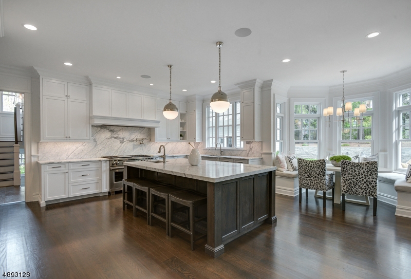 ROLLING HILL SECTION - Residential