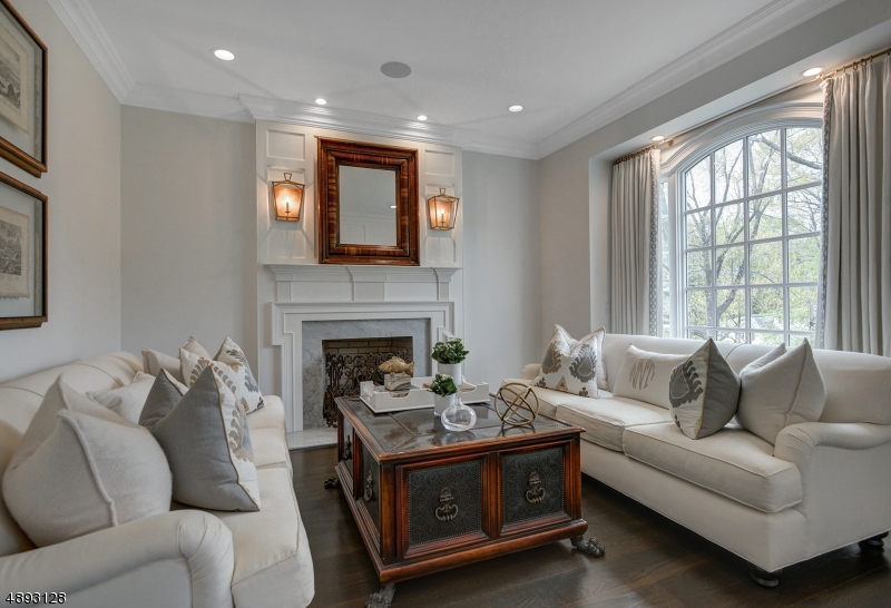 ROLLING HILL SECTION - Residential