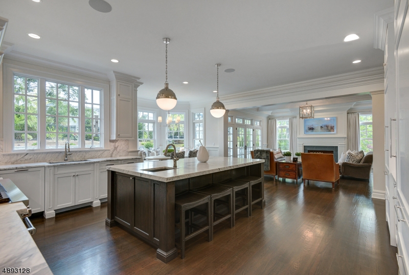 ROLLING HILL SECTION - Residential