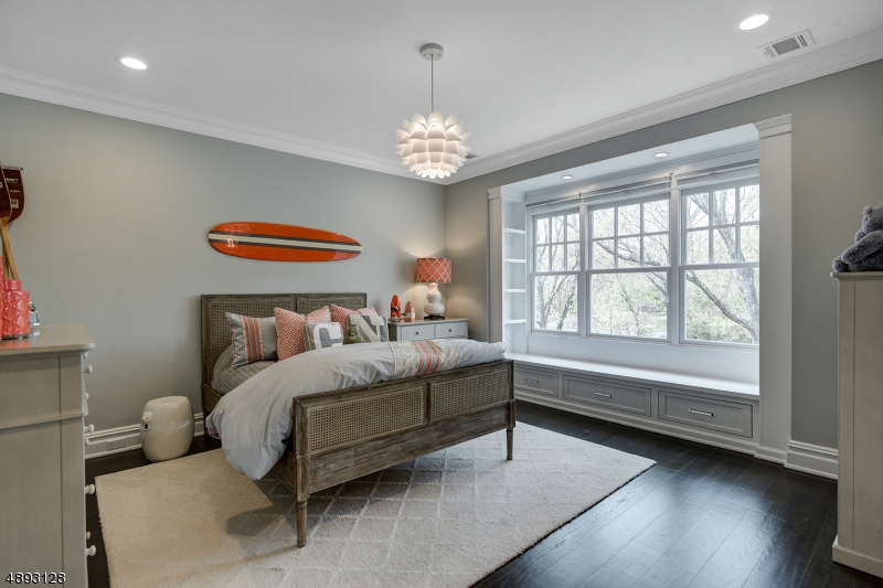 ROLLING HILL SECTION - Residential