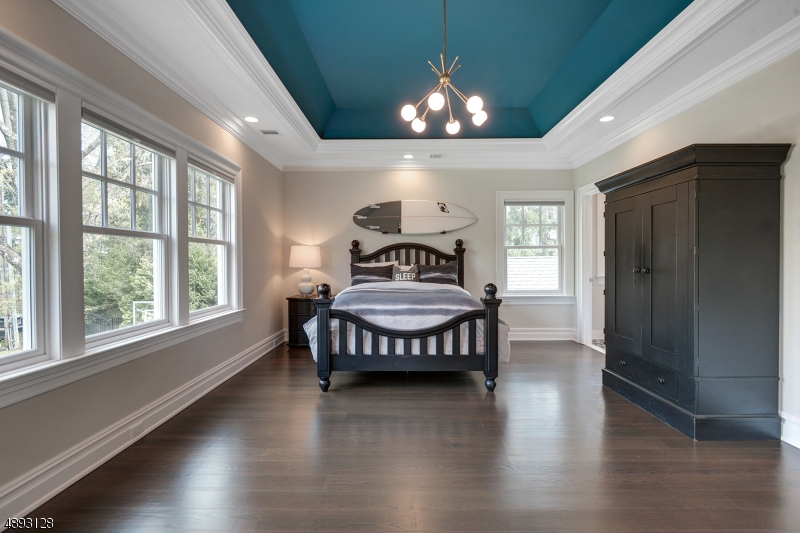 ROLLING HILL SECTION - Residential