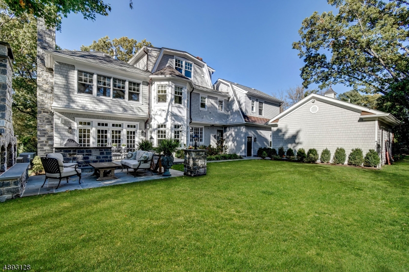 ROLLING HILL SECTION - Residential